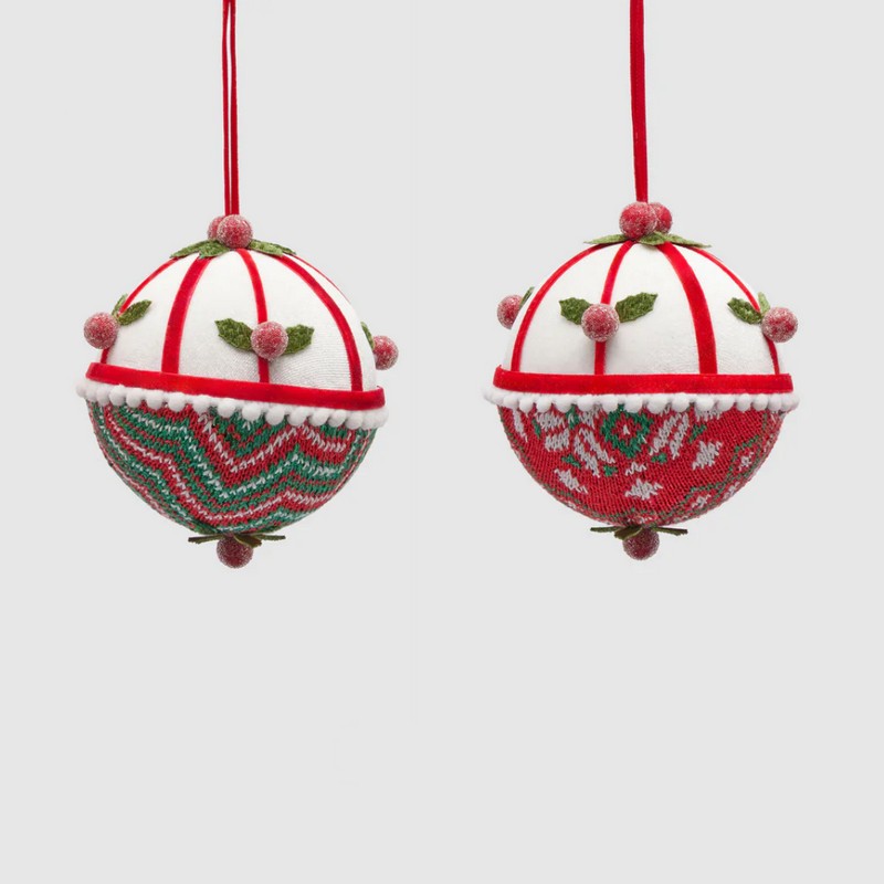 Pallina di Natale in decorata con agrifoglio maglia colorata, 2 varianti assortite, ideale per arricchire i tuoi addobbi per albero di Natale